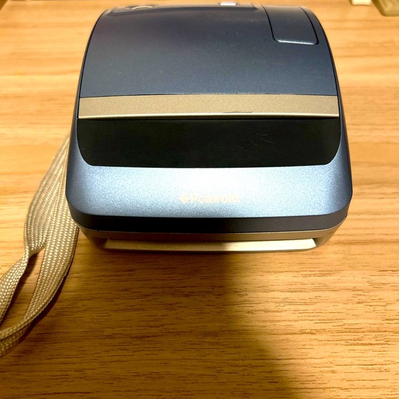 Polaroid One600 Classic - Picture 2 of 5